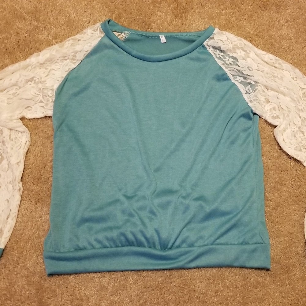 Long sleeve blouse with lace sleeves!!!